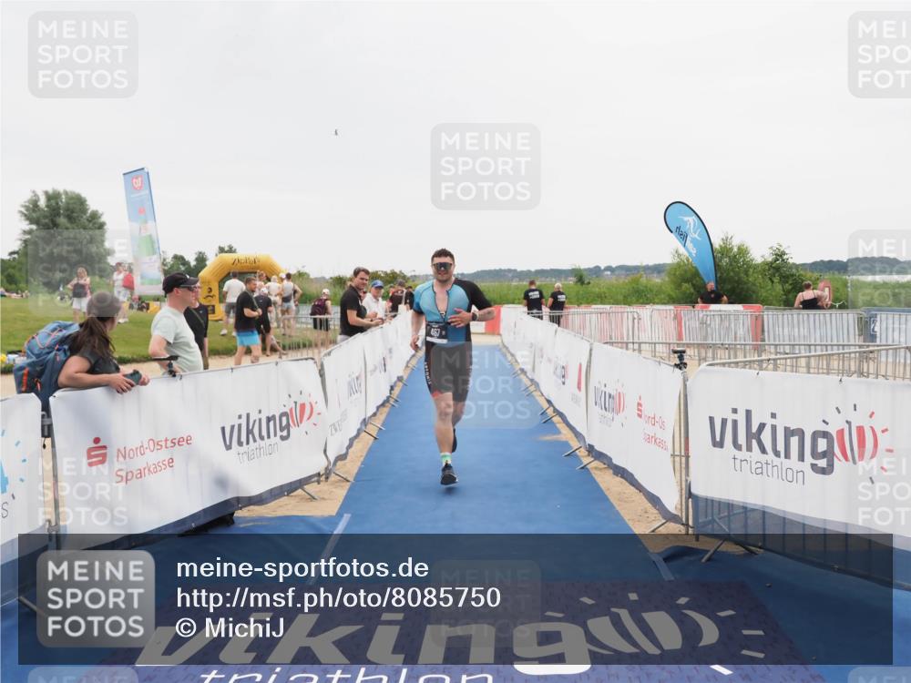 22.06.2025 - Viking Triathlon MichiJ http://msf.ph/oto/8085750 22.06.2025 16:13:35 Ziel 467 meine-sportfotos.de
