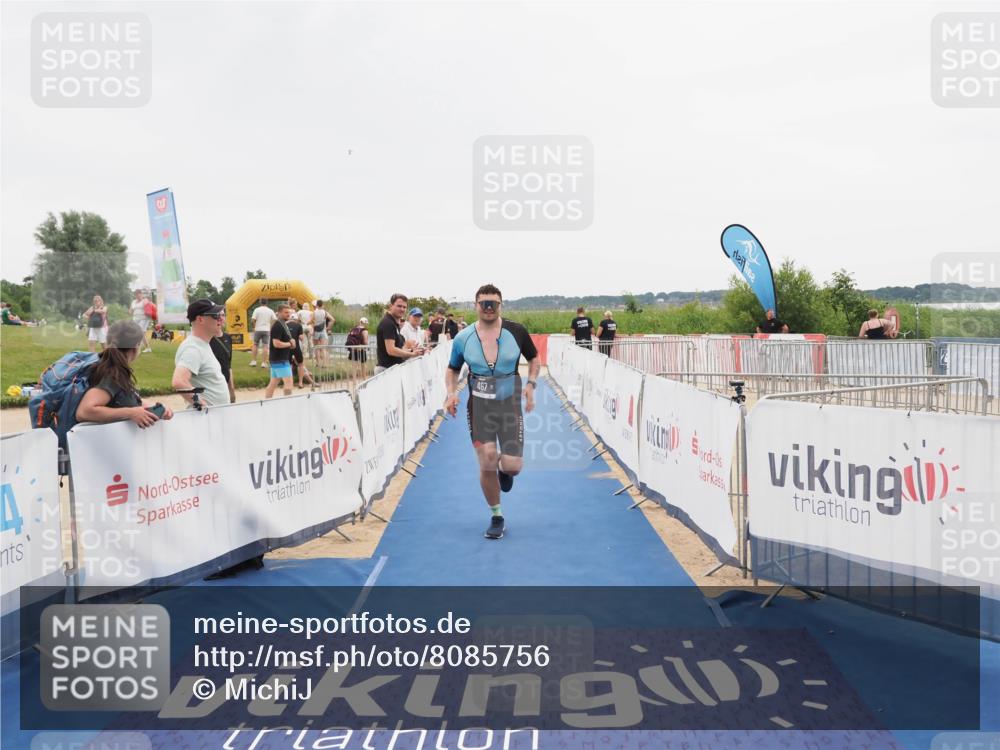 22.06.2025 - Viking Triathlon MichiJ http://msf.ph/oto/8085756 22.06.2025 16:13:35 Ziel 467 meine-sportfotos.de