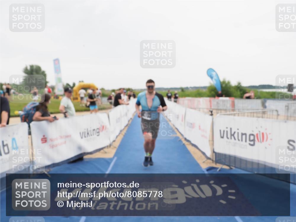 22.06.2025 - Viking Triathlon MichiJ http://msf.ph/oto/8085778 22.06.2025 16:13:36 Ziel 76, 467 meine-sportfotos.de