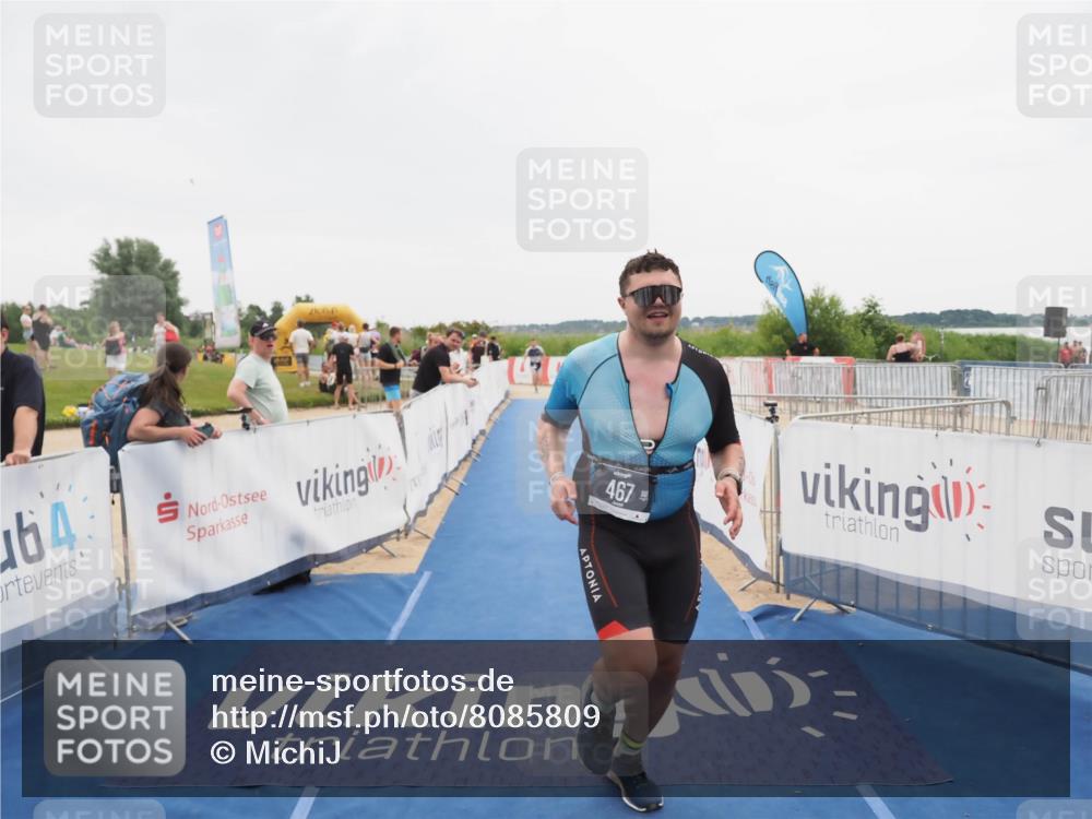 22.06.2025 - Viking Triathlon MichiJ http://msf.ph/oto/8085809 22.06.2025 16:13:37 Ziel 76, 467 meine-sportfotos.de
