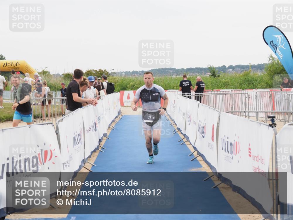 22.06.2025 - Viking Triathlon MichiJ http://msf.ph/oto/8085912 22.06.2025 16:13:42 Ziel 76 meine-sportfotos.de