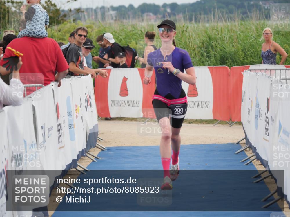 22.06.2025 - Viking Triathlon MichiJ http://msf.ph/oto/8085923 22.06.2025 14:47:01 Ziel 299 meine-sportfotos.de