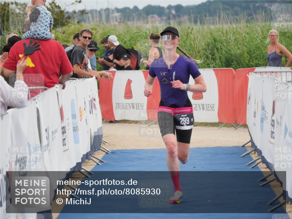 22.06.2025 - Viking Triathlon MichiJ http://msf.ph/oto/8085930 22.06.2025 14:47:01 Ziel 299 meine-sportfotos.de