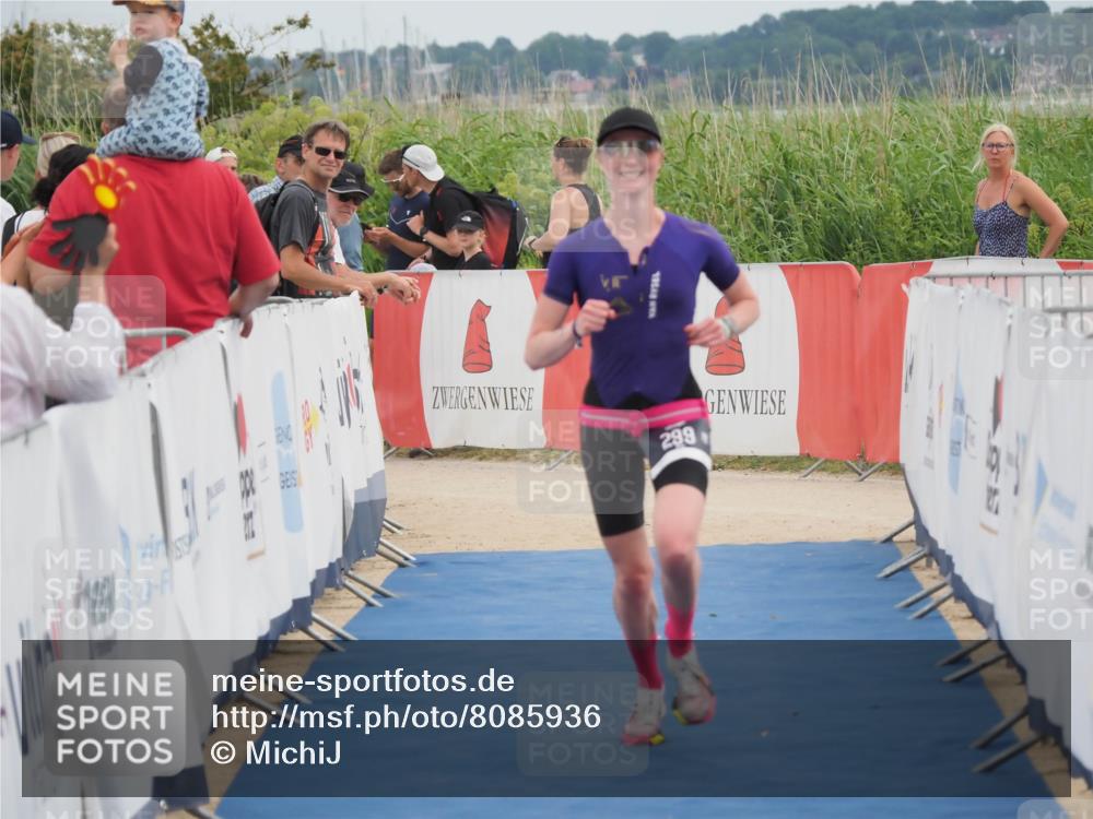 22.06.2025 - Viking Triathlon MichiJ http://msf.ph/oto/8085936 22.06.2025 14:47:01 Ziel 299 meine-sportfotos.de
