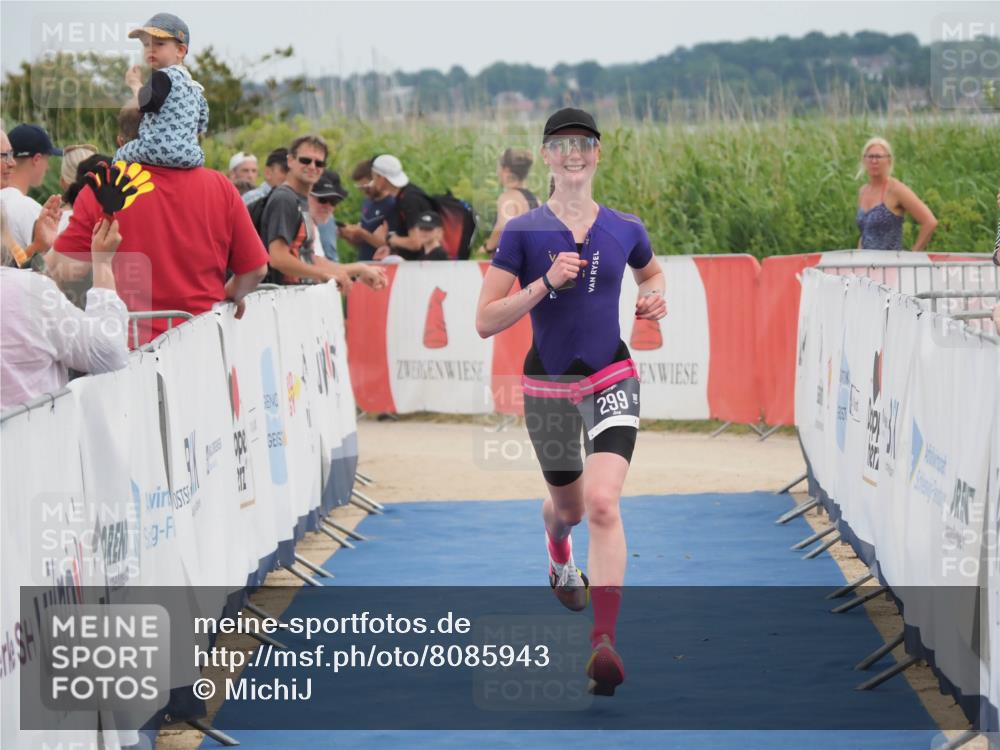 22.06.2025 - Viking Triathlon MichiJ http://msf.ph/oto/8085943 22.06.2025 14:47:01 Ziel 299 meine-sportfotos.de