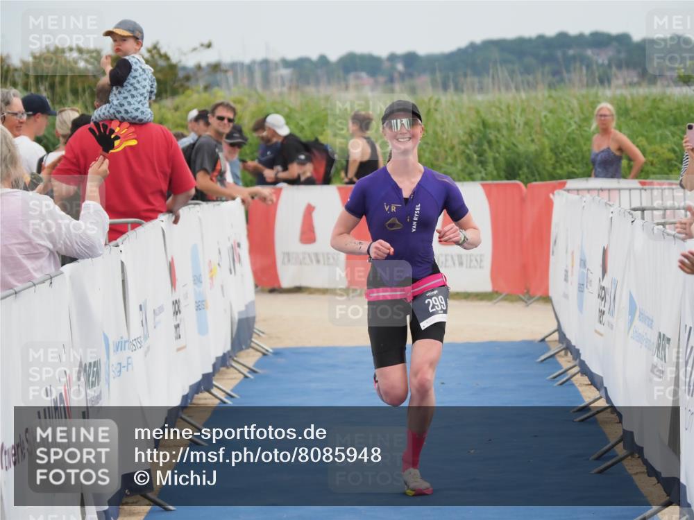 22.06.2025 - Viking Triathlon MichiJ http://msf.ph/oto/8085948 22.06.2025 14:47:01 Ziel 299 meine-sportfotos.de