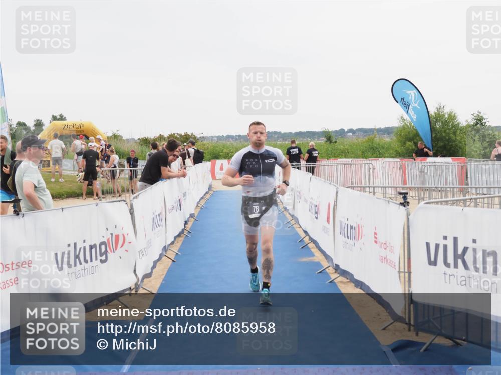 22.06.2025 - Viking Triathlon MichiJ http://msf.ph/oto/8085958 22.06.2025 16:13:43 Ziel 76 meine-sportfotos.de