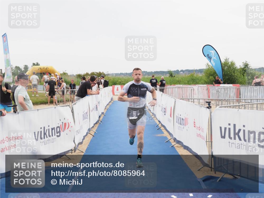 22.06.2025 - Viking Triathlon MichiJ http://msf.ph/oto/8085964 22.06.2025 16:13:43 Ziel 76 meine-sportfotos.de