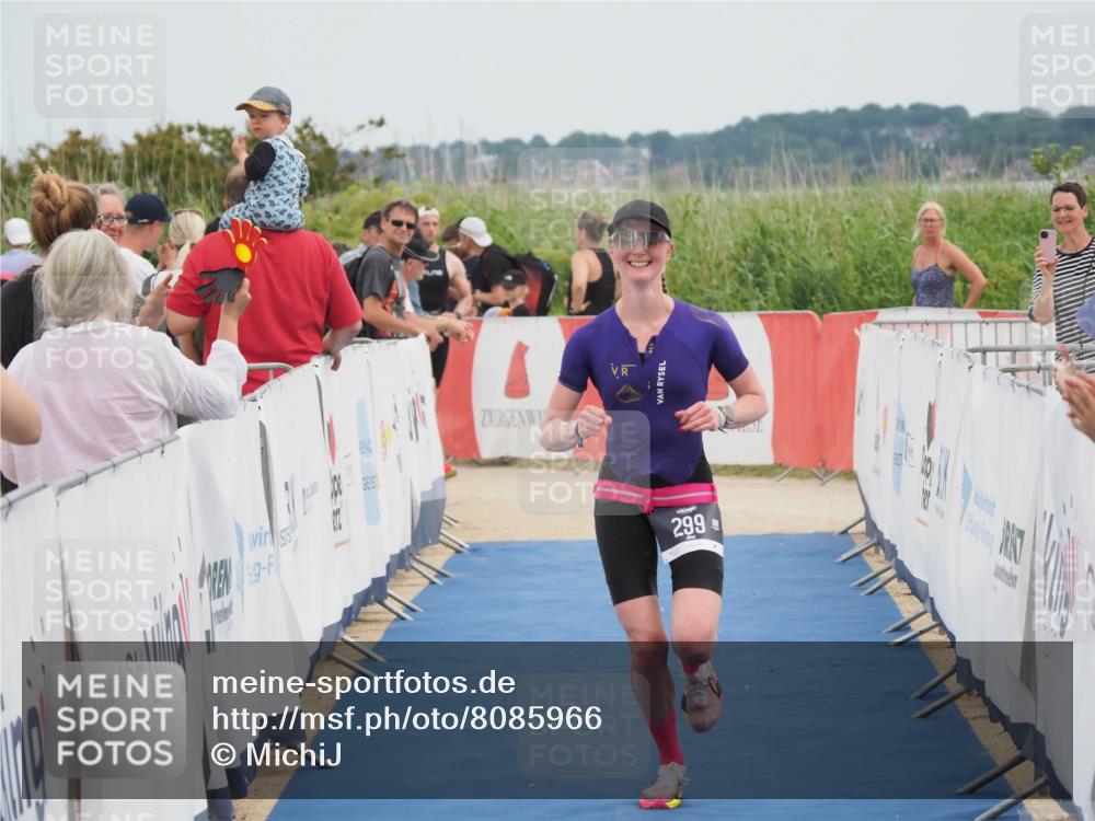 22.06.2025 - Viking Triathlon MichiJ http://msf.ph/oto/8085966 22.06.2025 14:47:02 Ziel 299 meine-sportfotos.de