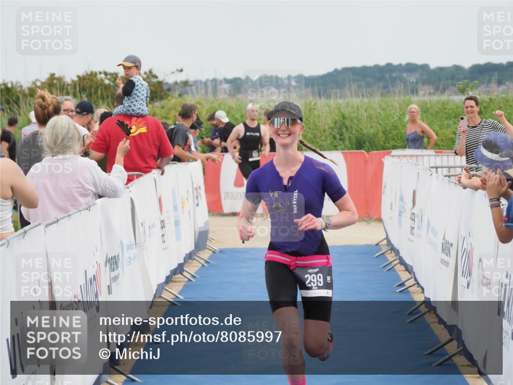 22.06.2025 - Viking Triathlon MichiJ http://msf.ph/oto/8085997 22.06.2025 14:47:02 Ziel 299 meine-sportfotos.de