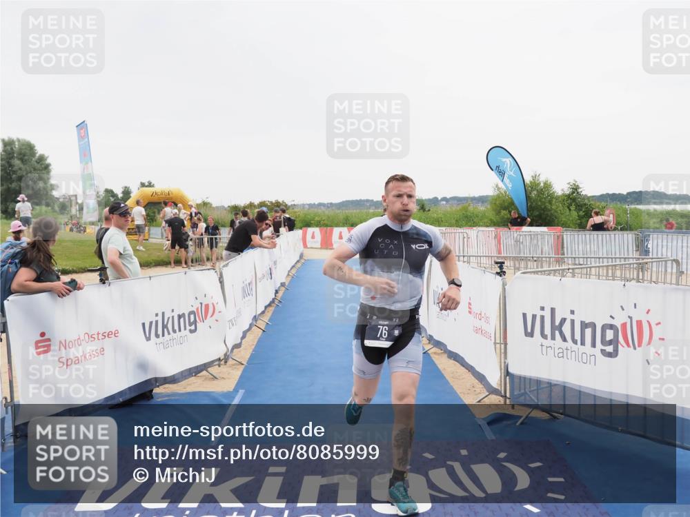 22.06.2025 - Viking Triathlon MichiJ http://msf.ph/oto/8085999 22.06.2025 16:13:44 Ziel 76 meine-sportfotos.de