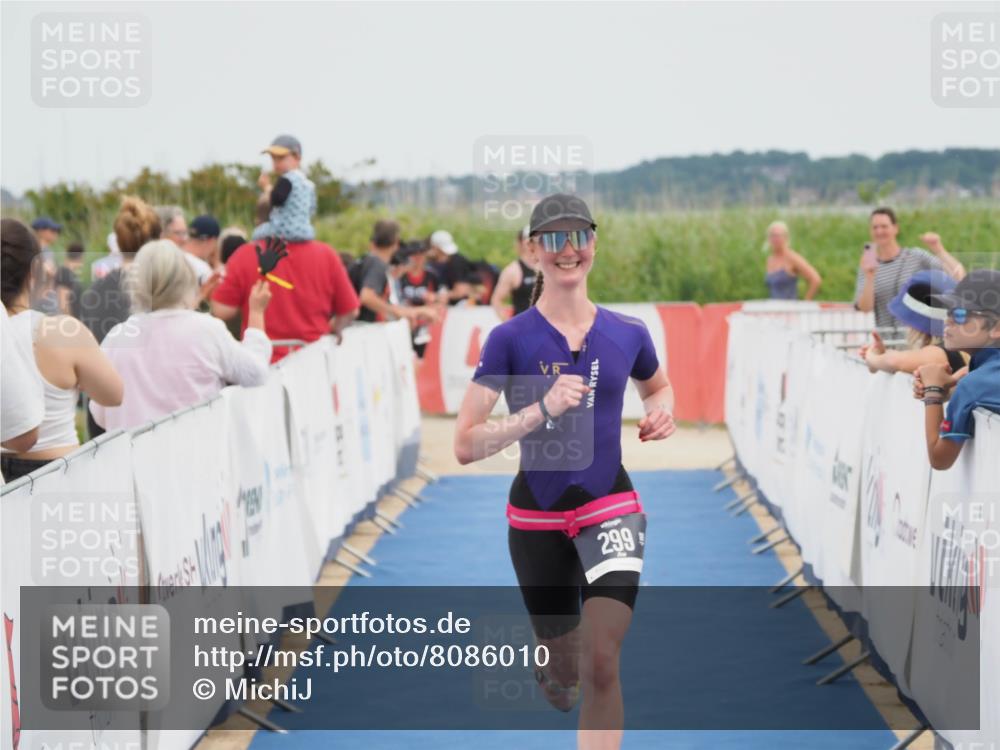 22.06.2025 - Viking Triathlon MichiJ http://msf.ph/oto/8086010 22.06.2025 14:47:03 Ziel 299 meine-sportfotos.de