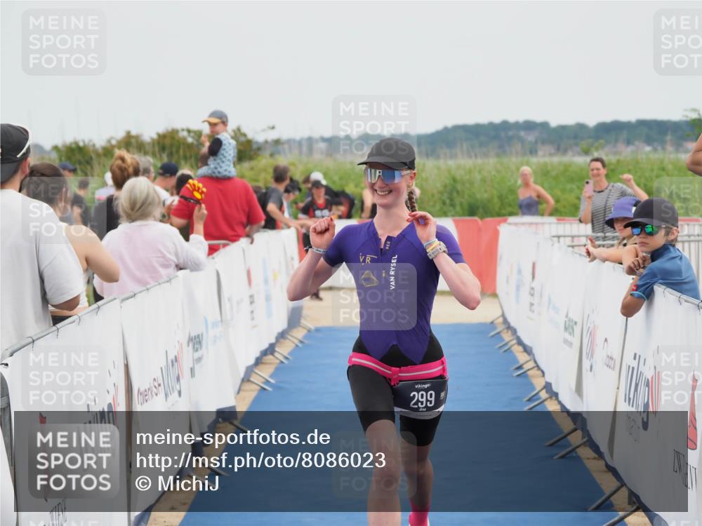 22.06.2025 - Viking Triathlon MichiJ http://msf.ph/oto/8086023 22.06.2025 14:47:03 Ziel 299 meine-sportfotos.de