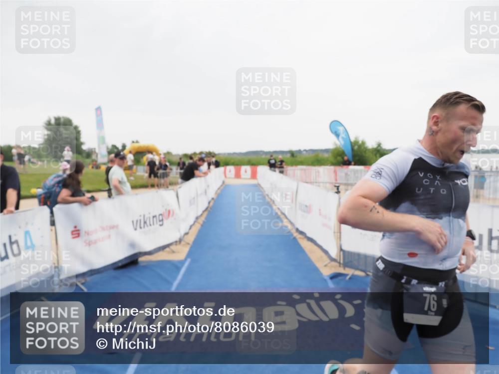 22.06.2025 - Viking Triathlon MichiJ http://msf.ph/oto/8086039 22.06.2025 16:13:44 Ziel 76 meine-sportfotos.de