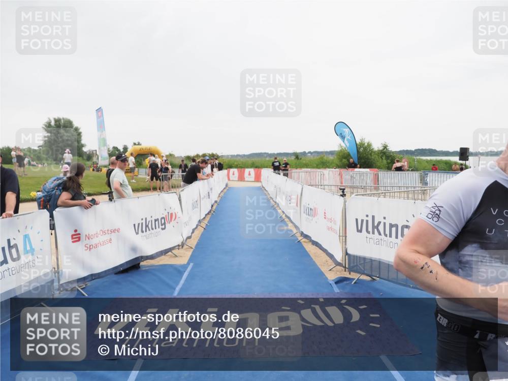 22.06.2025 - Viking Triathlon MichiJ http://msf.ph/oto/8086045 22.06.2025 16:13:44 Ziel 76 meine-sportfotos.de