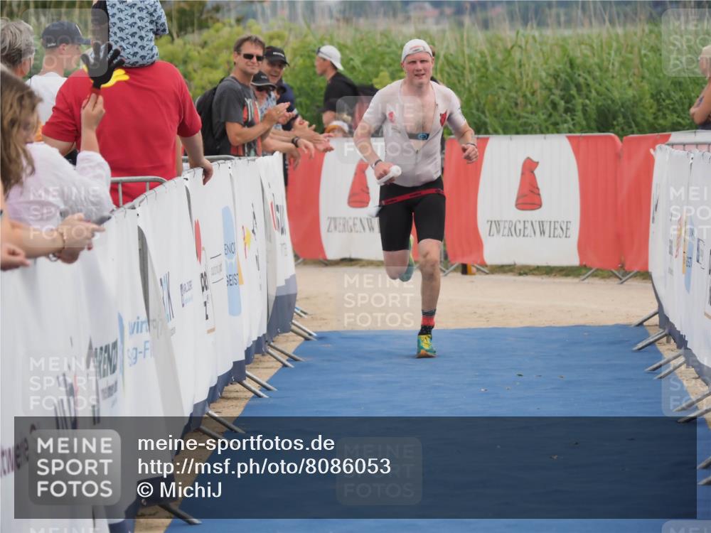 22.06.2025 - Viking Triathlon MichiJ http://msf.ph/oto/8086053 22.06.2025 14:47:36 Ziel 556 meine-sportfotos.de