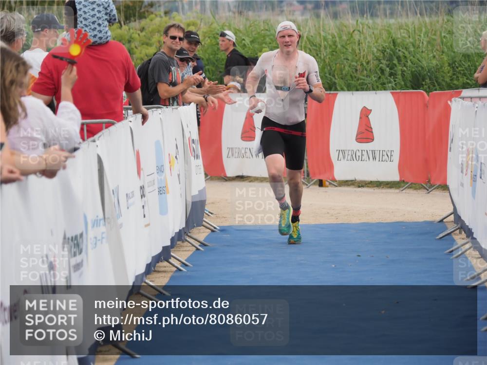 22.06.2025 - Viking Triathlon MichiJ http://msf.ph/oto/8086057 22.06.2025 14:47:37 Ziel 556 meine-sportfotos.de