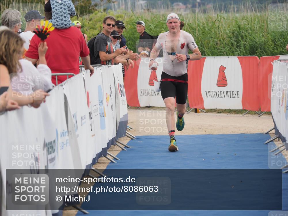 22.06.2025 - Viking Triathlon MichiJ http://msf.ph/oto/8086063 22.06.2025 14:47:37 Ziel 556 meine-sportfotos.de