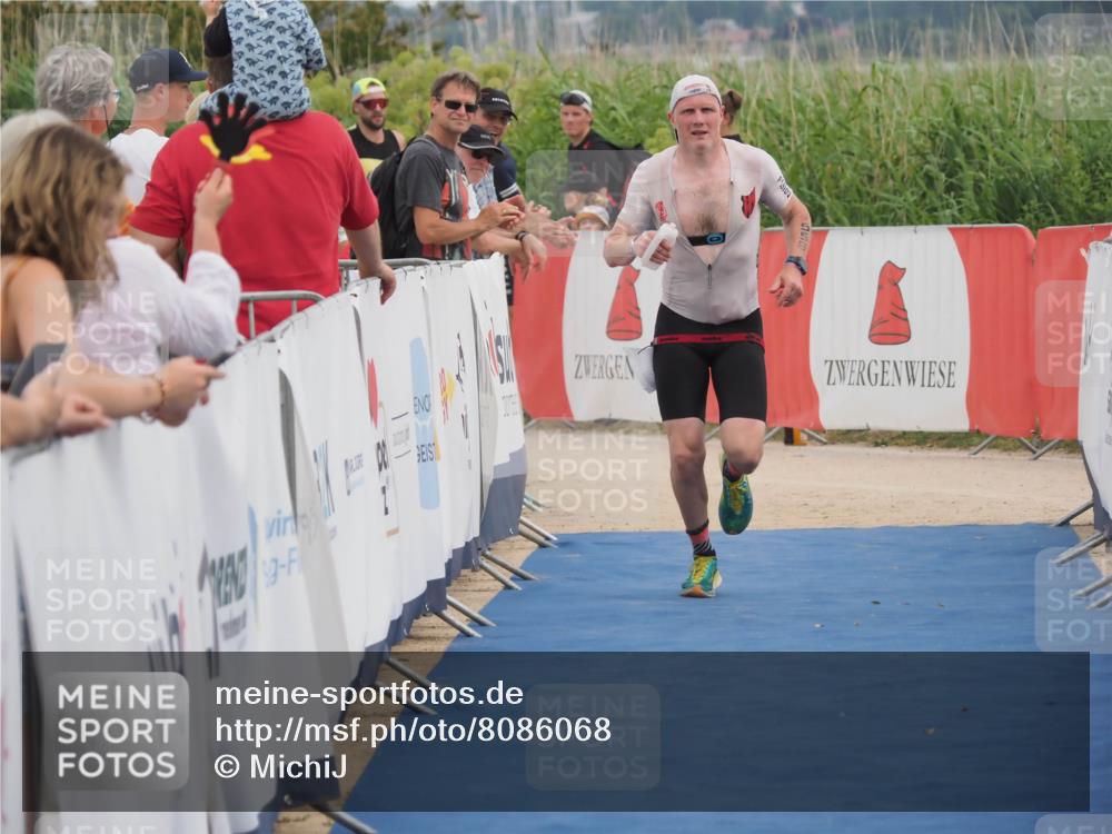 22.06.2025 - Viking Triathlon MichiJ http://msf.ph/oto/8086068 22.06.2025 14:47:37 Ziel 556 meine-sportfotos.de