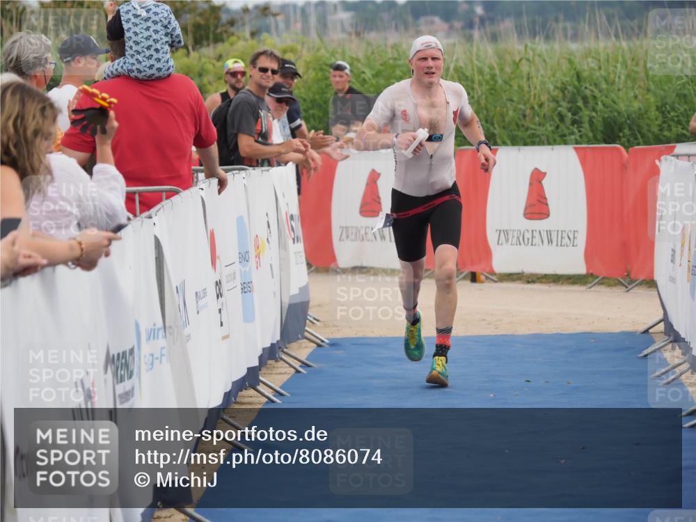 22.06.2025 - Viking Triathlon MichiJ http://msf.ph/oto/8086074 22.06.2025 14:47:37 Ziel 556 meine-sportfotos.de