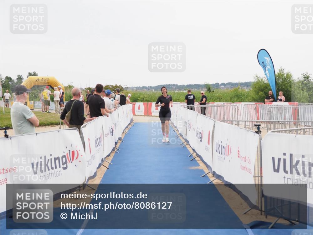 22.06.2025 - Viking Triathlon MichiJ http://msf.ph/oto/8086127 22.06.2025 16:14:52 Ziel 408 meine-sportfotos.de