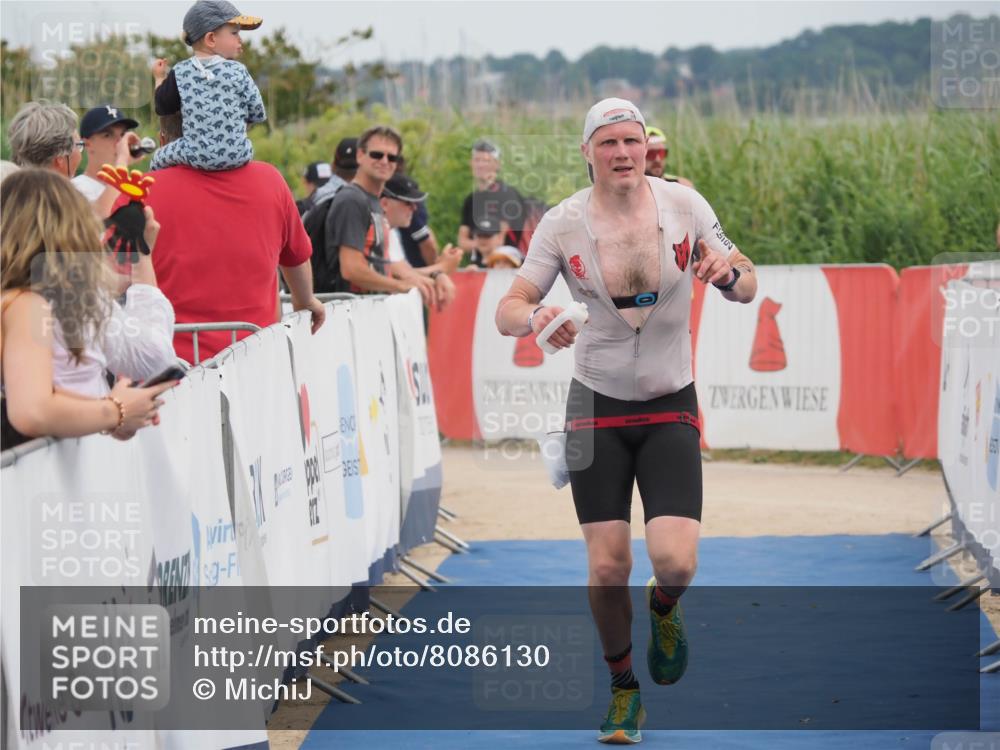 22.06.2025 - Viking Triathlon MichiJ http://msf.ph/oto/8086130 22.06.2025 14:47:38 Ziel 556 meine-sportfotos.de