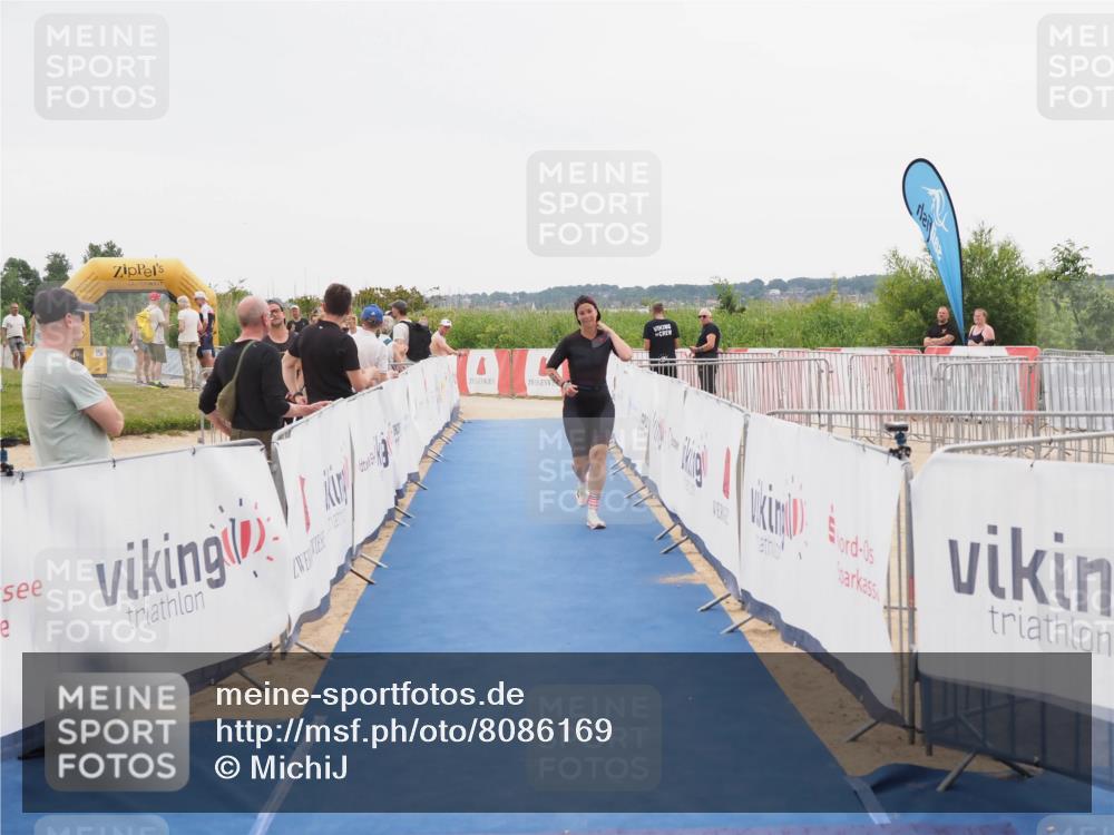 22.06.2025 - Viking Triathlon MichiJ http://msf.ph/oto/8086169 22.06.2025 16:14:53 Ziel 408 meine-sportfotos.de