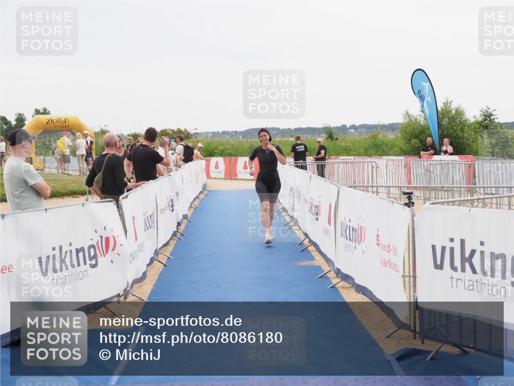 22.06.2025 - Viking Triathlon MichiJ http://msf.ph/oto/8086180 22.06.2025 16:14:53 Ziel 408 meine-sportfotos.de
