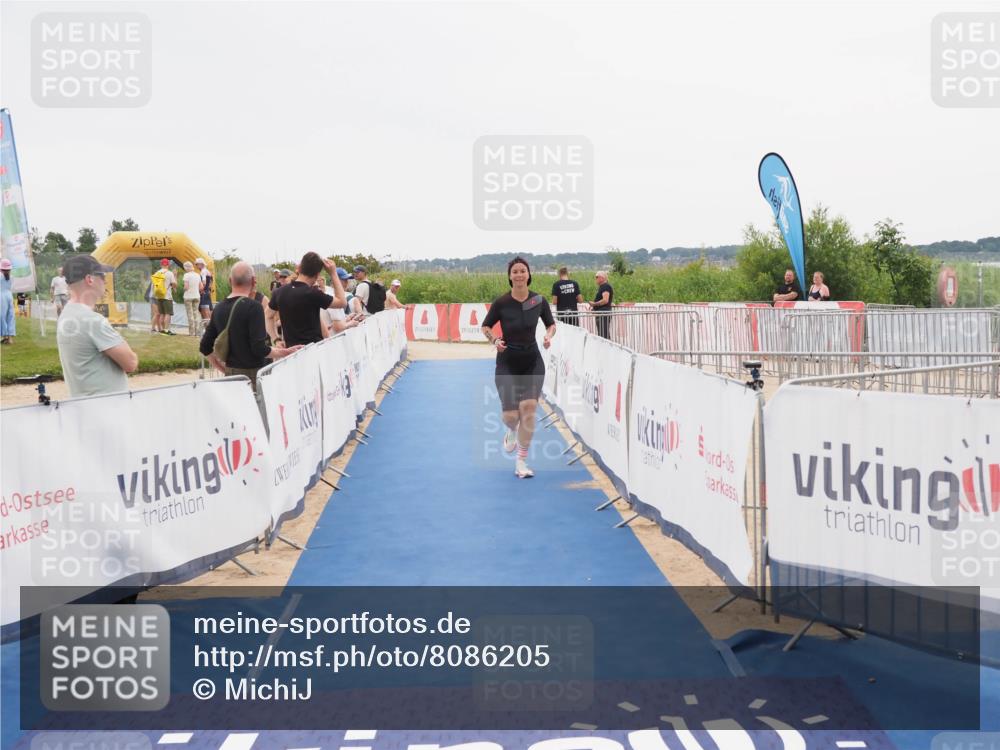 22.06.2025 - Viking Triathlon MichiJ http://msf.ph/oto/8086205 22.06.2025 16:14:54 Ziel 408 meine-sportfotos.de