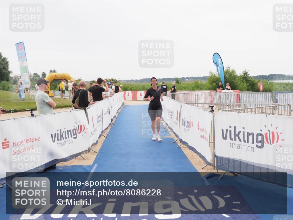 22.06.2025 - Viking Triathlon MichiJ http://msf.ph/oto/8086228 22.06.2025 16:14:54 Ziel 408 meine-sportfotos.de