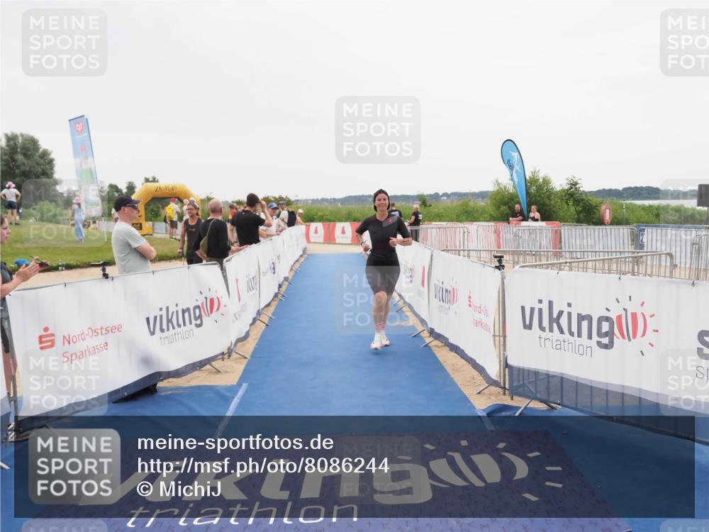 22.06.2025 - Viking Triathlon MichiJ http://msf.ph/oto/8086244 22.06.2025 16:14:54 Ziel 408 meine-sportfotos.de