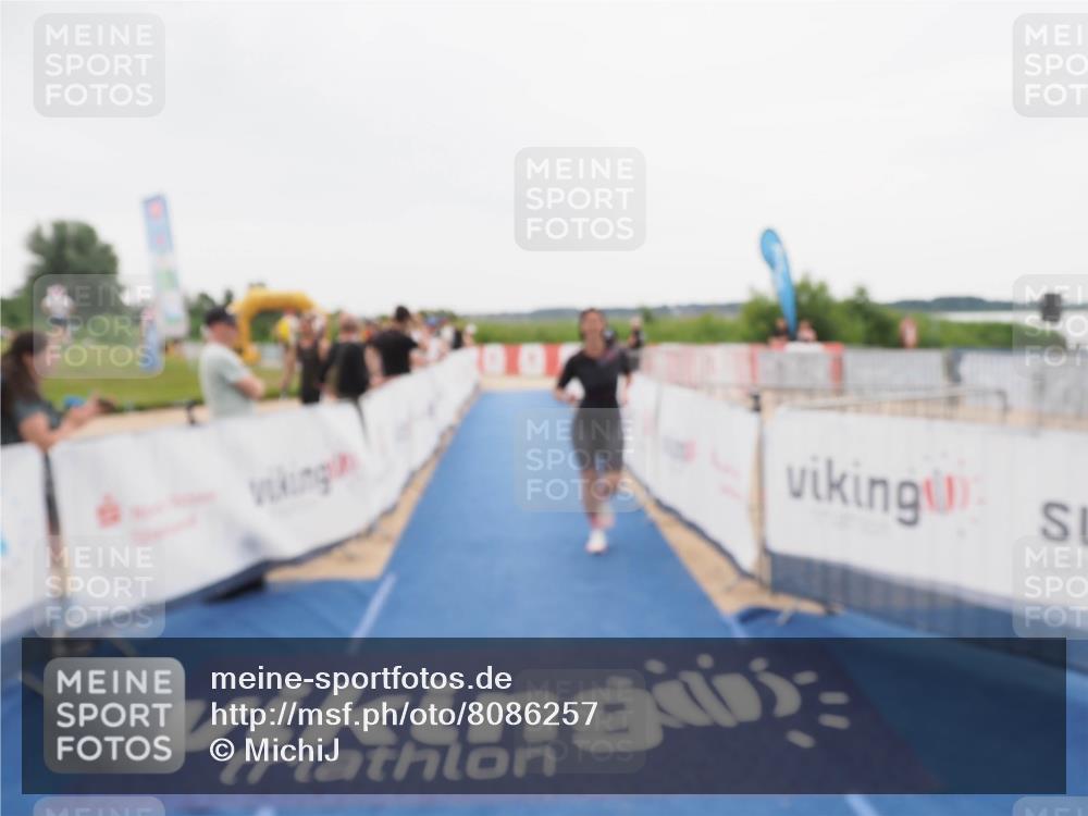 22.06.2025 - Viking Triathlon MichiJ http://msf.ph/oto/8086257 22.06.2025 16:14:55 Ziel 408 meine-sportfotos.de