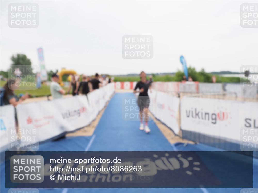 22.06.2025 - Viking Triathlon MichiJ http://msf.ph/oto/8086263 22.06.2025 16:14:55 Ziel 408 meine-sportfotos.de