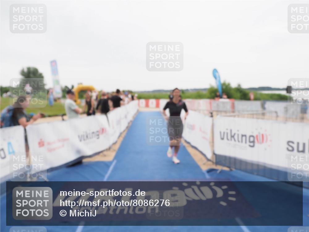 22.06.2025 - Viking Triathlon MichiJ http://msf.ph/oto/8086276 22.06.2025 16:14:55 Ziel 408 meine-sportfotos.de