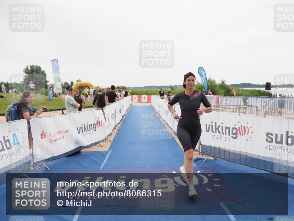 22.06.2025 - Viking Triathlon MichiJ http://msf.ph/oto/8086315 22.06.2025 16:14:56 Ziel 408 meine-sportfotos.de
