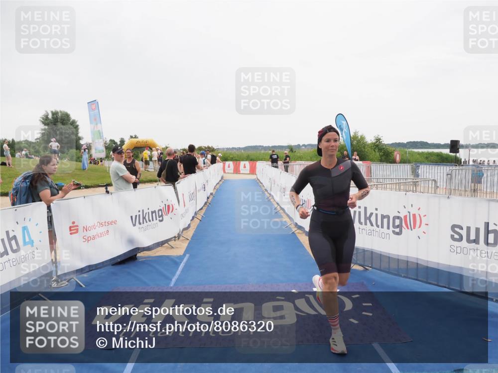 22.06.2025 - Viking Triathlon MichiJ http://msf.ph/oto/8086320 22.06.2025 16:14:56 Ziel 408 meine-sportfotos.de