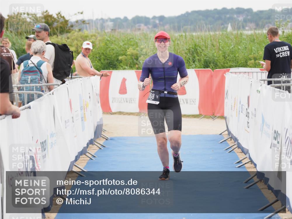 22.06.2025 - Viking Triathlon MichiJ http://msf.ph/oto/8086344 22.06.2025 16:16:24 Ziel 168 meine-sportfotos.de