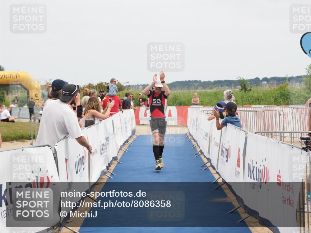 22.06.2025 - Viking Triathlon MichiJ http://msf.ph/oto/8086358 22.06.2025 14:48:02 Ziel 145, 520 meine-sportfotos.de