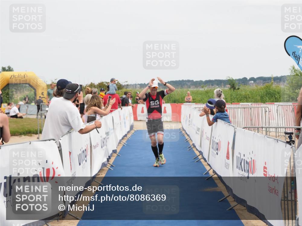 22.06.2025 - Viking Triathlon MichiJ http://msf.ph/oto/8086369 22.06.2025 14:48:02 Ziel 145, 520 meine-sportfotos.de