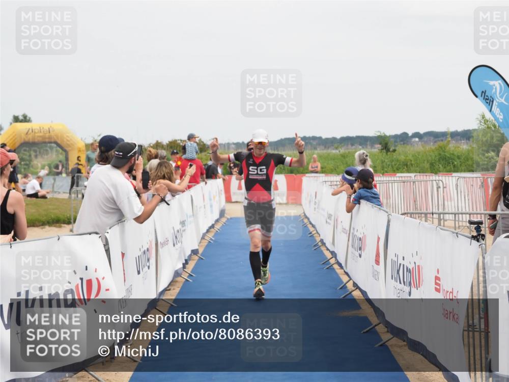22.06.2025 - Viking Triathlon MichiJ http://msf.ph/oto/8086393 22.06.2025 14:48:03 Ziel 145, 520 meine-sportfotos.de