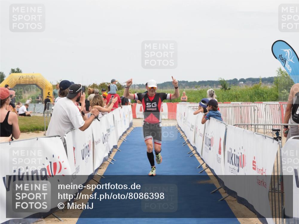22.06.2025 - Viking Triathlon MichiJ http://msf.ph/oto/8086398 22.06.2025 14:48:03 Ziel 145, 520 meine-sportfotos.de