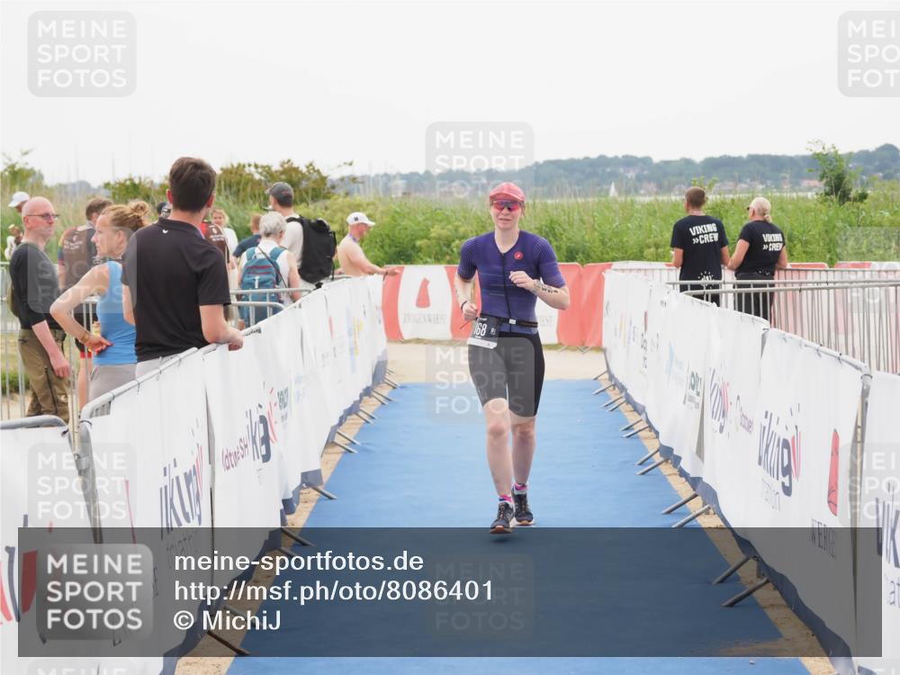 22.06.2025 - Viking Triathlon MichiJ http://msf.ph/oto/8086401 22.06.2025 16:16:25 Ziel 168 meine-sportfotos.de