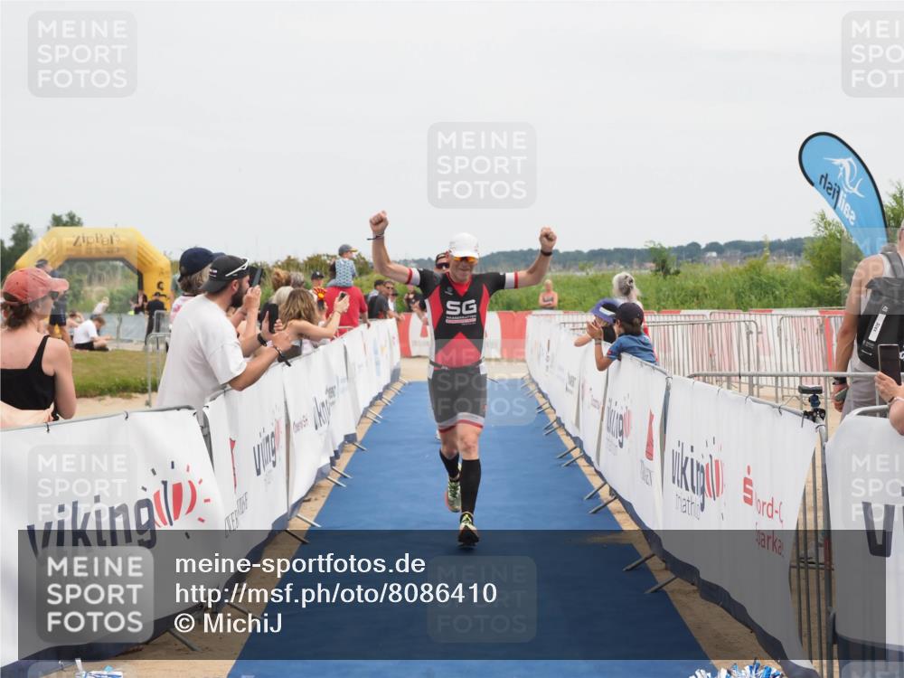 22.06.2025 - Viking Triathlon MichiJ http://msf.ph/oto/8086410 22.06.2025 14:48:03 Ziel 145, 520 meine-sportfotos.de