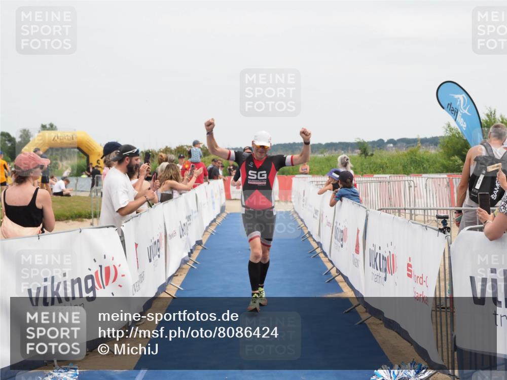 22.06.2025 - Viking Triathlon MichiJ http://msf.ph/oto/8086424 22.06.2025 14:48:04 Ziel 145, 520 meine-sportfotos.de
