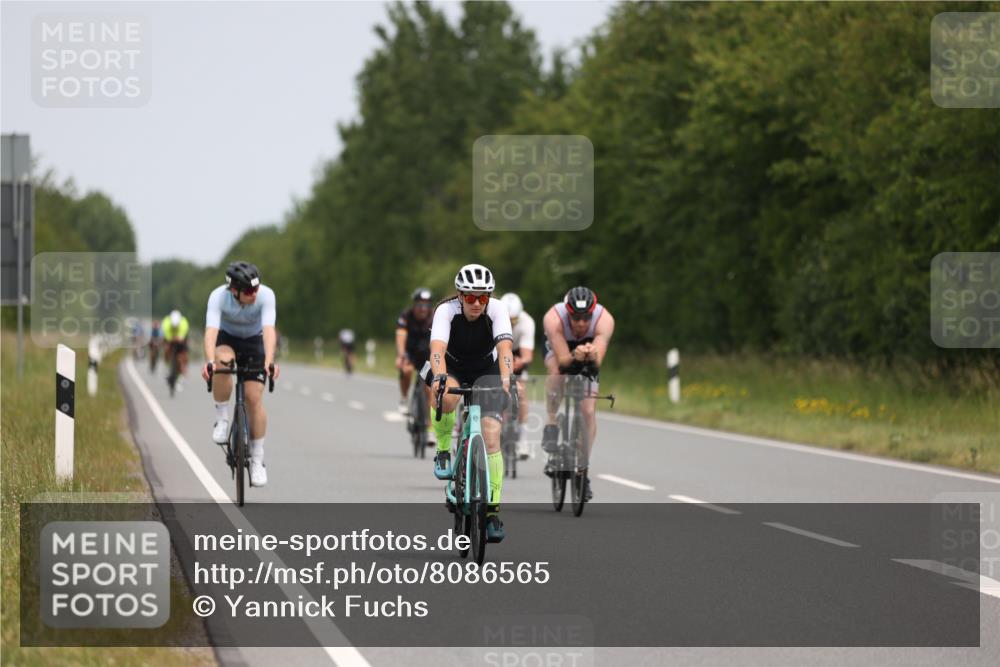22.06.2025 - Viking Triathlon Yannick Fuchs http://msf.ph/oto/8086565 22.06.2025 12:45:32 Radfahren 147, 255, 312, 357, 395, 515, 535, 611 meine-sportfotos.de