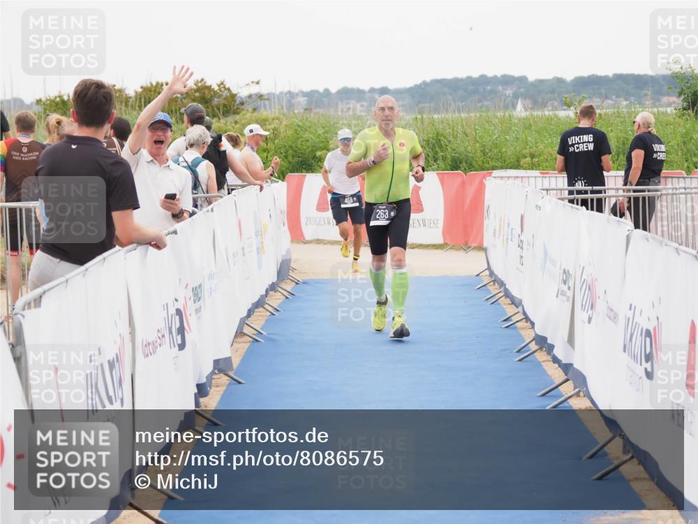 22.06.2025 - Viking Triathlon MichiJ http://msf.ph/oto/8086575 22.06.2025 16:16:49 Ziel 263, 459 meine-sportfotos.de