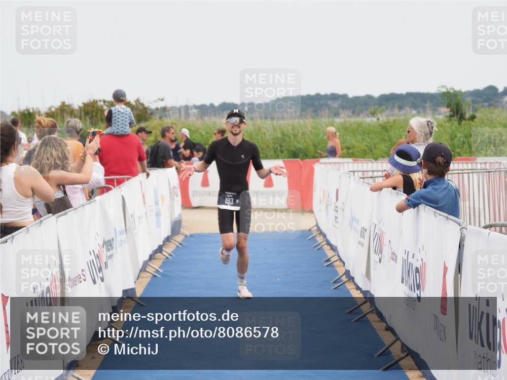 22.06.2025 - Viking Triathlon MichiJ http://msf.ph/oto/8086578 22.06.2025 14:48:31 Ziel 193 meine-sportfotos.de
