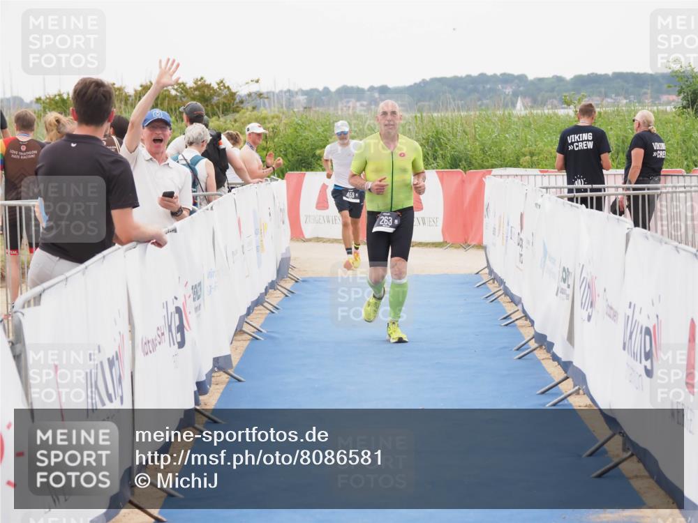 22.06.2025 - Viking Triathlon MichiJ http://msf.ph/oto/8086581 22.06.2025 16:16:49 Ziel 263, 459 meine-sportfotos.de
