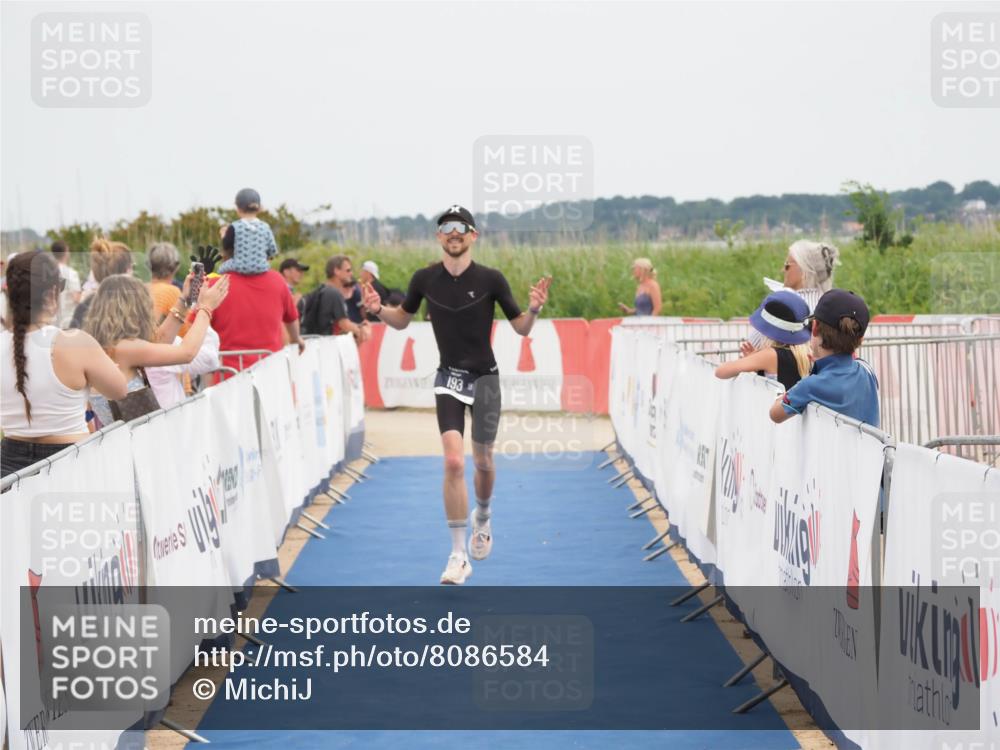 22.06.2025 - Viking Triathlon MichiJ http://msf.ph/oto/8086584 22.06.2025 14:48:31 Ziel 193 meine-sportfotos.de