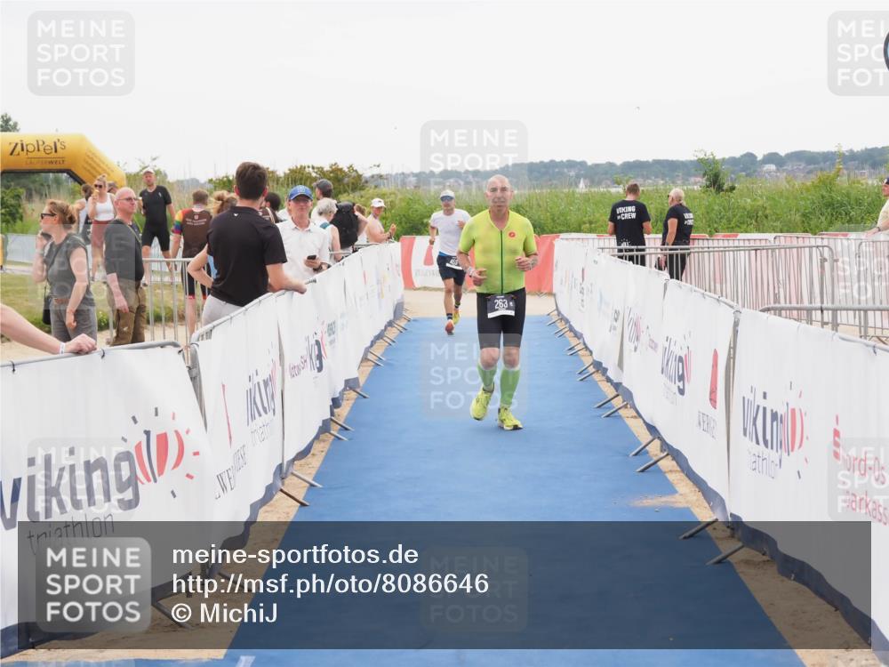 22.06.2025 - Viking Triathlon MichiJ http://msf.ph/oto/8086646 22.06.2025 16:16:50 Ziel 263, 459 meine-sportfotos.de